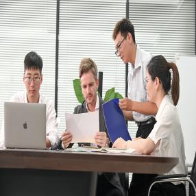 Máme silný tým pro výzkum a vývoj a můžeme vyvíjet a vyrábět produkty podle.....