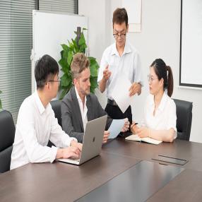 Máme silný tým pro výzkum a vývoj a můžeme vyvíjet a vyrábět produkty podle